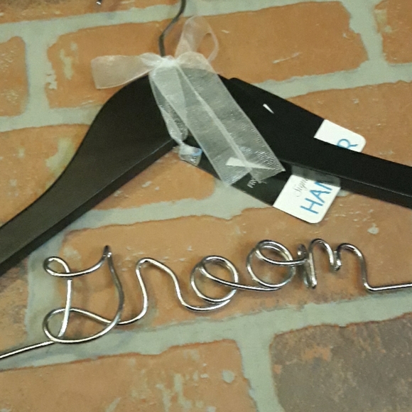💍Photo 3 WEDDING Dress Gift Wood Hangers MRS GROOM GROOMSMAN Props Marriage New - Picture 2 of 4